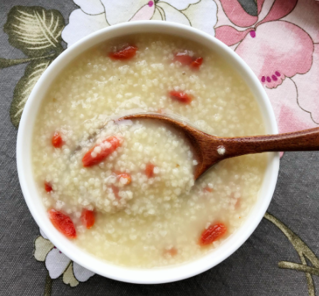 怎样预防老花眼 五款药膳粥预防老花眼