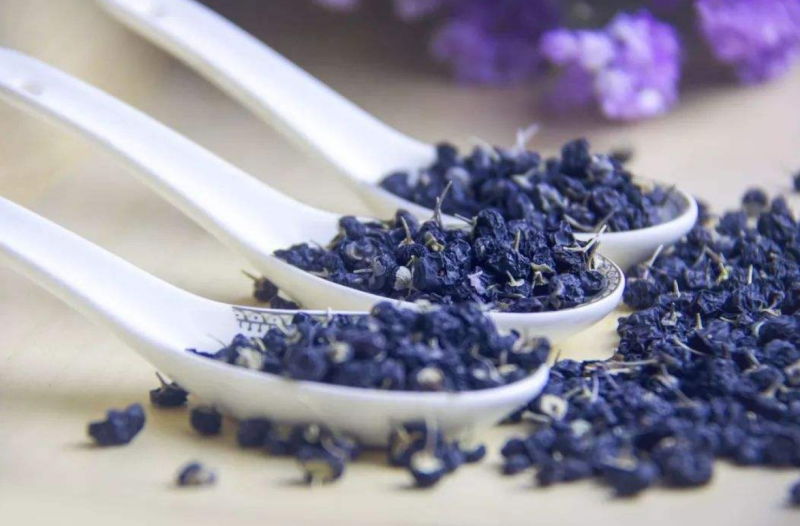 黑枸杞玫瑰花泡水可以喝吗