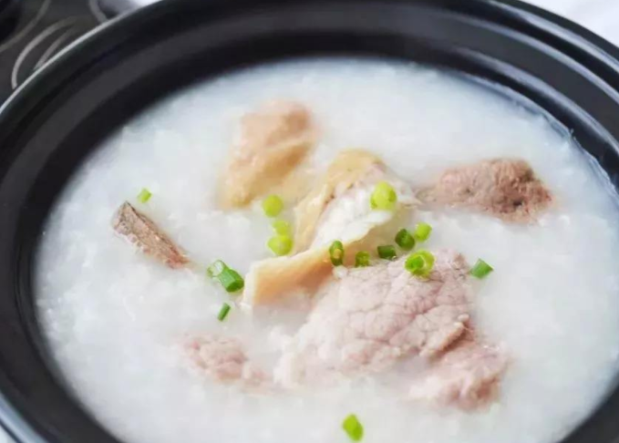 怎样缓解经前综合症 专家推荐吃碳水化合物