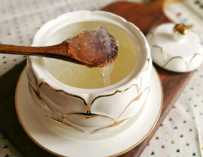 燕窝可以直接炖吗 正确炖燕窝的方法