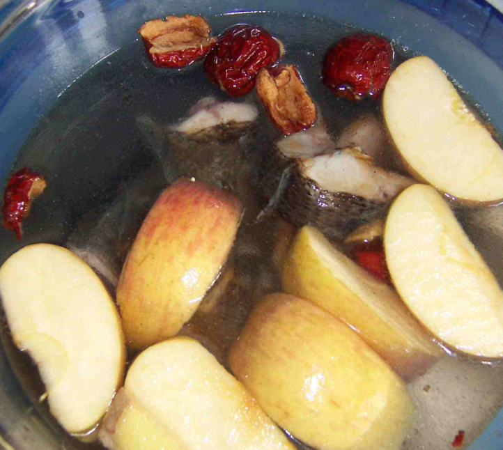 完美食疗4高招 巧去黑眼圈