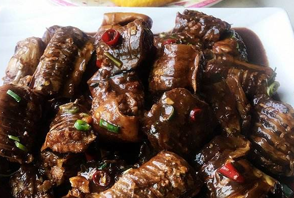 哺乳期吃什么奶水多 红苕粉烧鳝鱼的做法