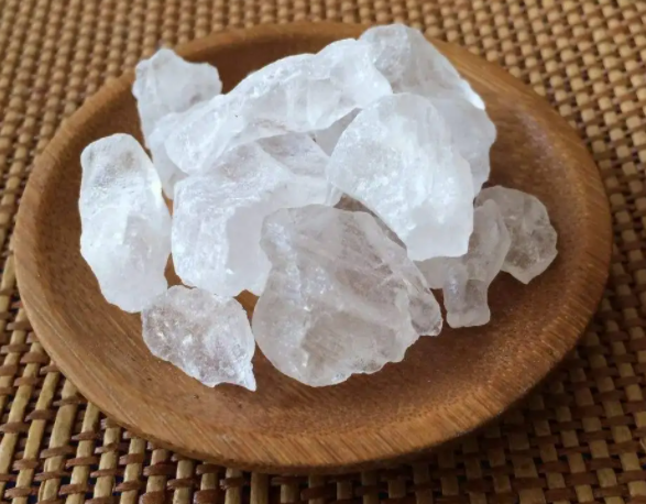 白矾泡脚的功效与作用 白矾泡脚的注意事项