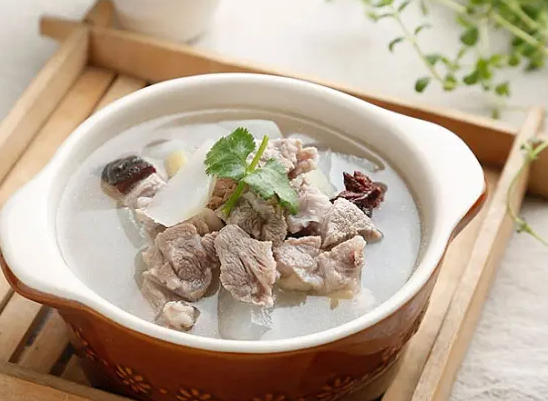 羊肉炖萝卜的做法