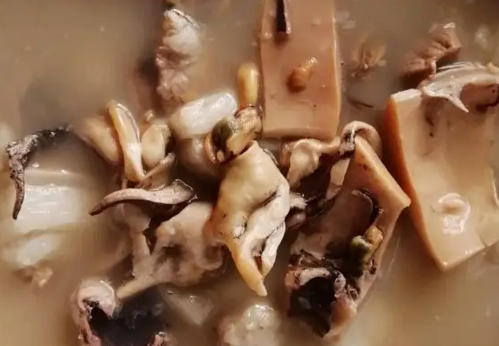 墨鱼汤的做法