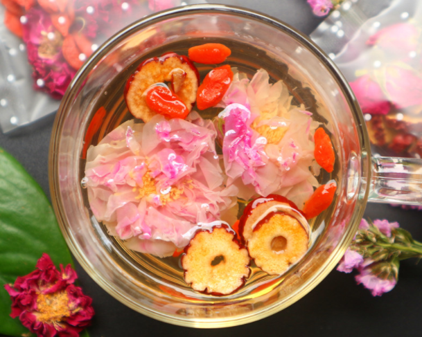 女性来月经期间能喝玫瑰花茶吗？女性经期喝茶的注意事项介绍