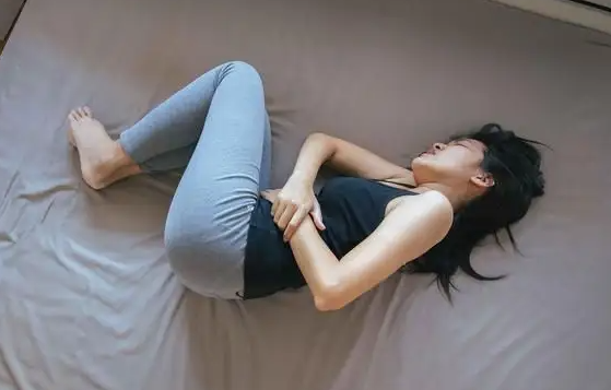 导致处女膜闭锁的原因是什么？这些因素极易引发处女膜闭锁