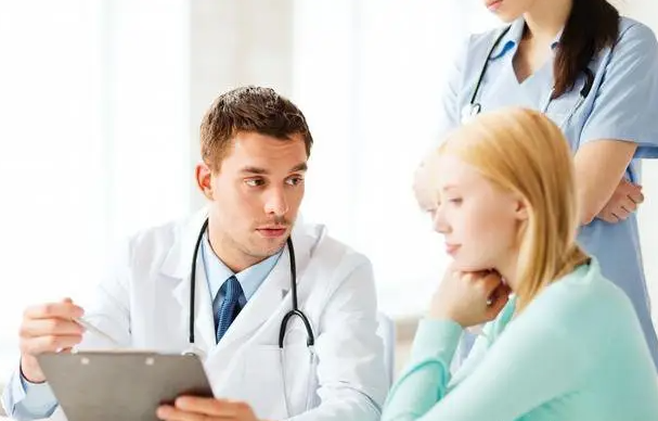 女性得了宫颈癌有哪些症状？这三个因素会导致女人患上宫颈癌