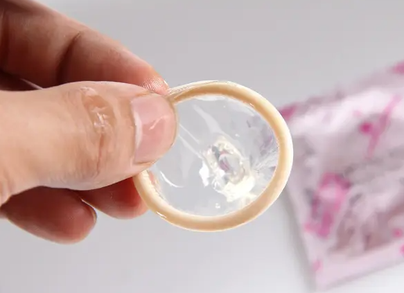 如何正确选择适合自己的避孕套的型号尺寸大小