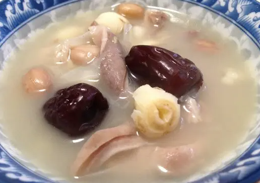 饭前喝汤能减肥？ 喝对汤可以让你轻松瘦身