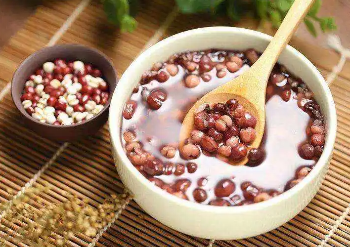 红豆+薏米有哪些功效？红豆薏米应该怎么做？