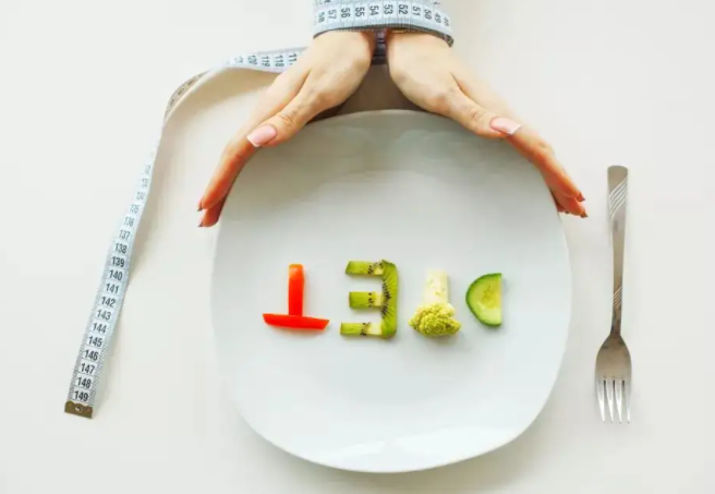 节食减肥真的能瘦吗？长期节食会带来什么危害？
