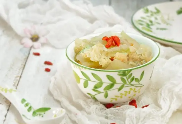 每逢佳节胖三斤！节后不妨来顿素食餐消脂