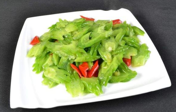 春季减肥食谱 2款苦瓜食谱清热解毒又甩脂