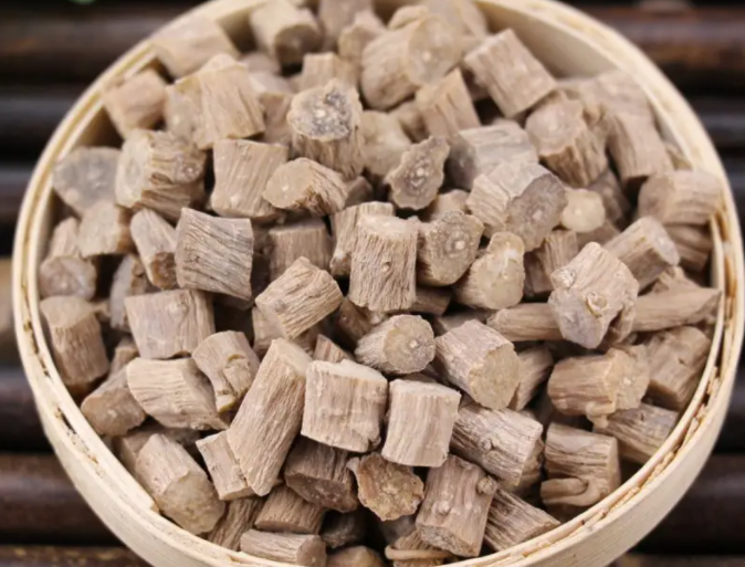 牛膝的功效与作用 牛膝可以泡水喝吗