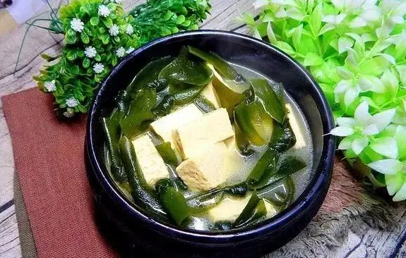 如何快速减肚子 魔芋海带瘦身汤快速燃脂甩掉&ldquo;大肚子&rdquo;
