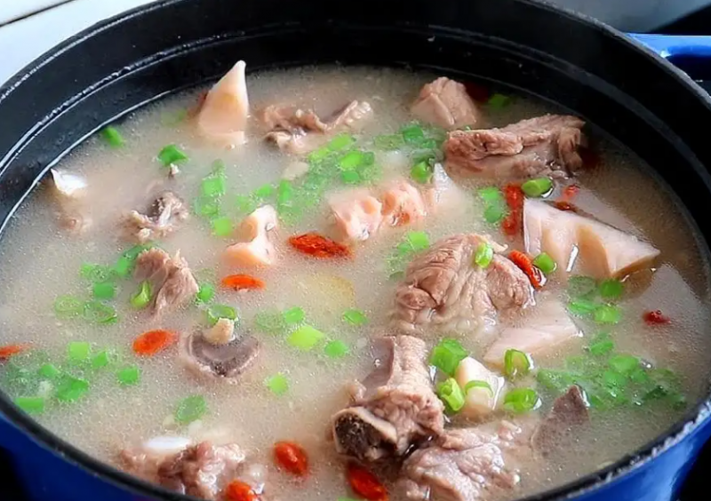 清炖排骨的做法 为什么排骨炖出来是红色的