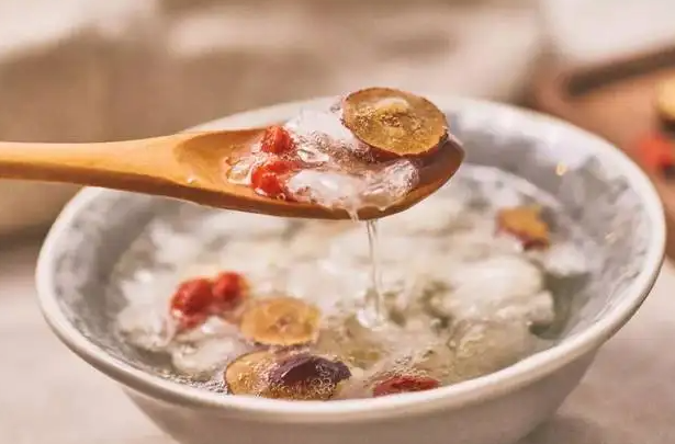 银耳的功效 银耳食用注意事项