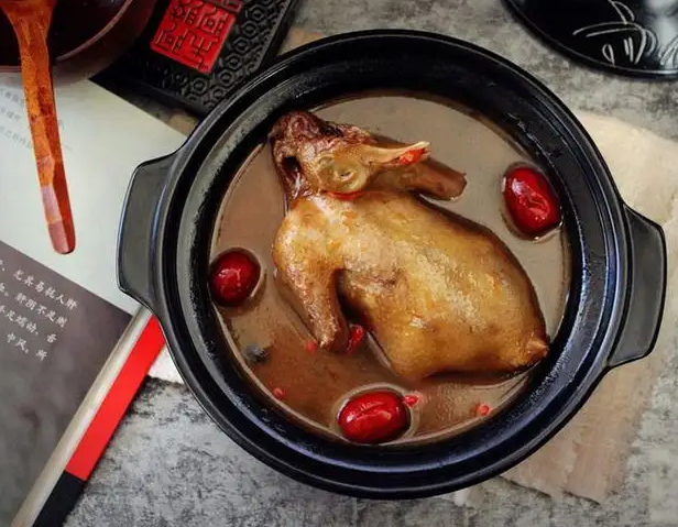 乳鸽的功效与作用 男人吃鸽子补性功能吗