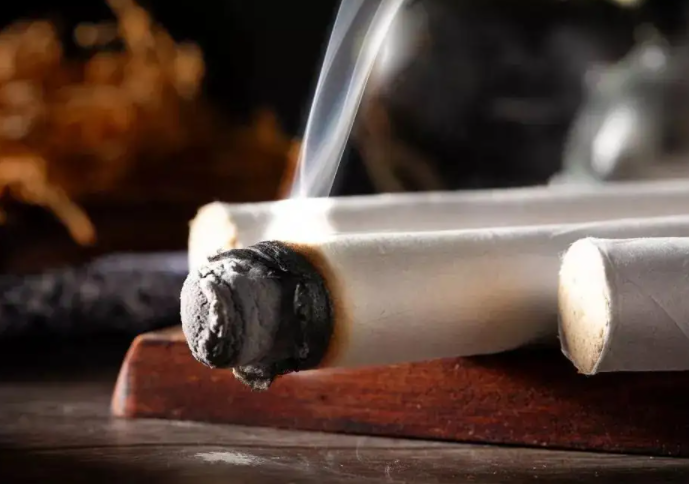 艾灸有什么作用与功效 一天中艾灸的最佳时间？