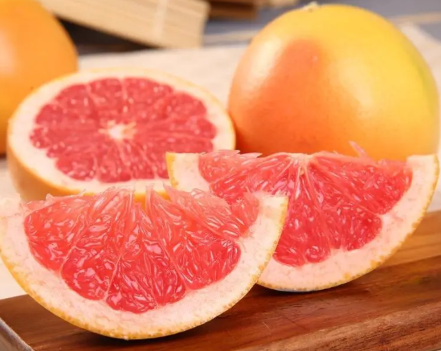 葡萄柚怎么吃好吃 葡萄柚的食用方法