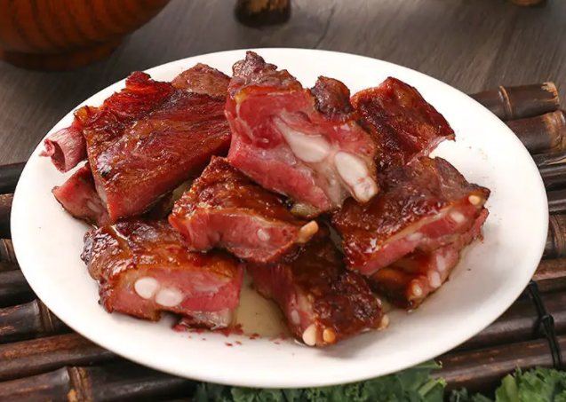 腊肉排骨怎么做好吃 腊肉排骨的材料和做法步骤