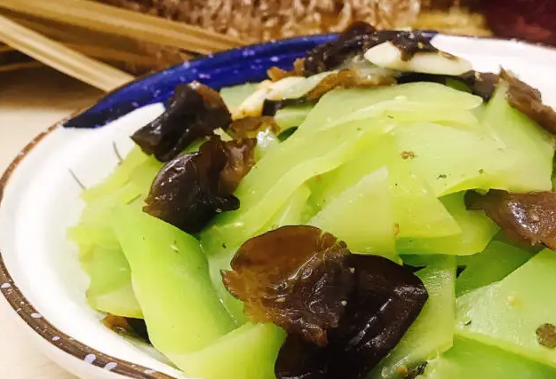 莴笋怎么做好吃 莴笋家常做法