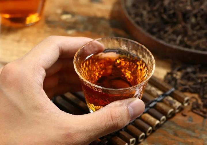普洱茶的功效和作用 饮用普洱茶注意事项