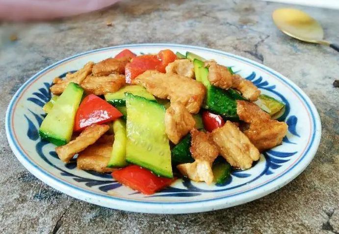 青瓜炒肉怎么做好 青瓜炒肉的做法
