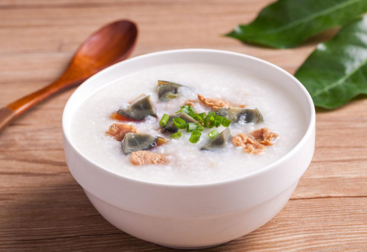 瘦肉粥营养功效与作用 中午喝瘦肉粥会胖吗