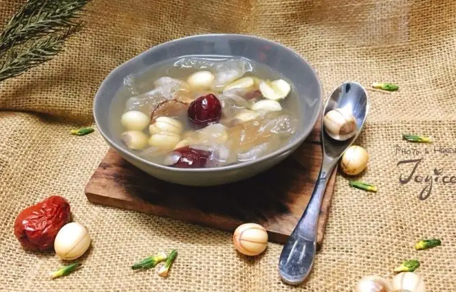 银耳红枣莲子汤的功效与作用 银耳莲子红枣汤能减肥吗