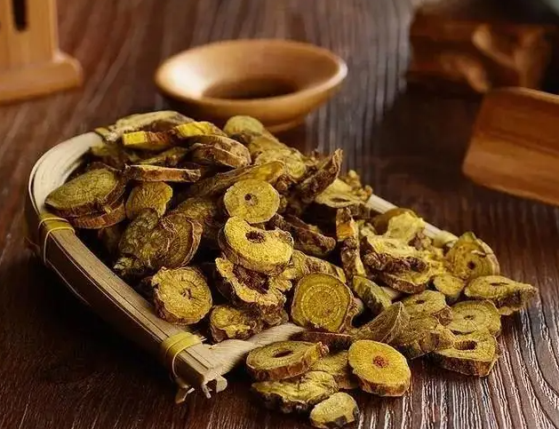 中药黄芩的功效与作用是什么 黄芩的用量是多少呢?