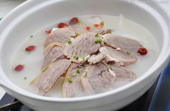 夏天喝羊肉汤有什么好处 喝完羊肉汤不能吃什么