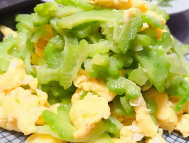 苦爪的食用功效与作用 哪些人不宜吃苦瓜？