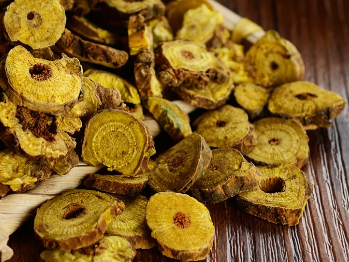 黄芩的功效与作用 黄芩可以长期泡水喝吗