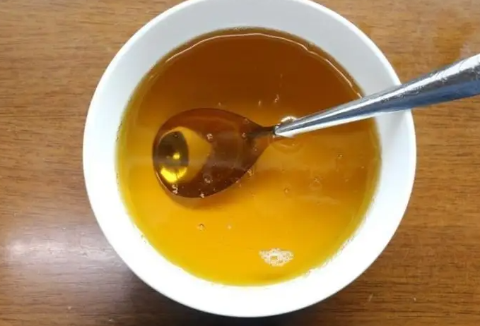 茶油的作用与功效 茶油涂在身上的功效与作用