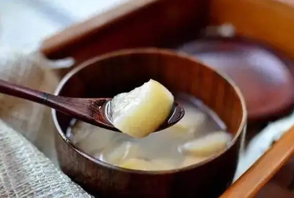 煮梨子的功效与作用 梨炖了后还是寒性吗
