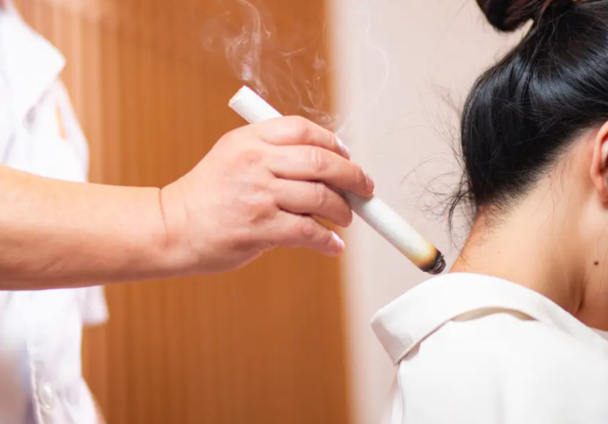 眼部艾灸的好处有什么 艾灸额头有什么好处