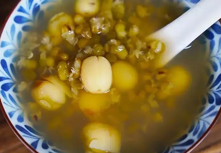 绿豆莲子汤的功效和作用 绿豆莲子汤孕妇能喝吗