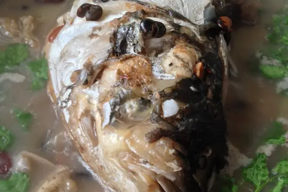 黑豆鱼头汤的功效与作用 黑豆鱼头汤的做法