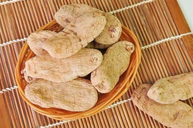 天麻炖什么吃可以治失眠 女人吃天麻的好处有哪些