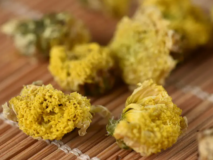野菊花的功效与作用 野菊泡水喝对肝有好处吗？