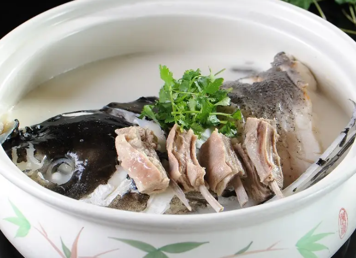 教你做经典川菜鱼羊鲜，汤鲜肉嫩，滋补养身