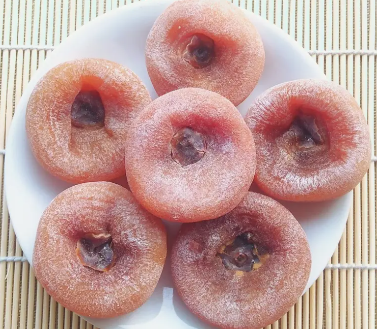柿子饼的功效是什么 柿子饼不能和什么一起吃