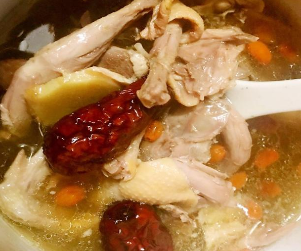 鸽子汤的功效与作用 鸽子汤上火吗?