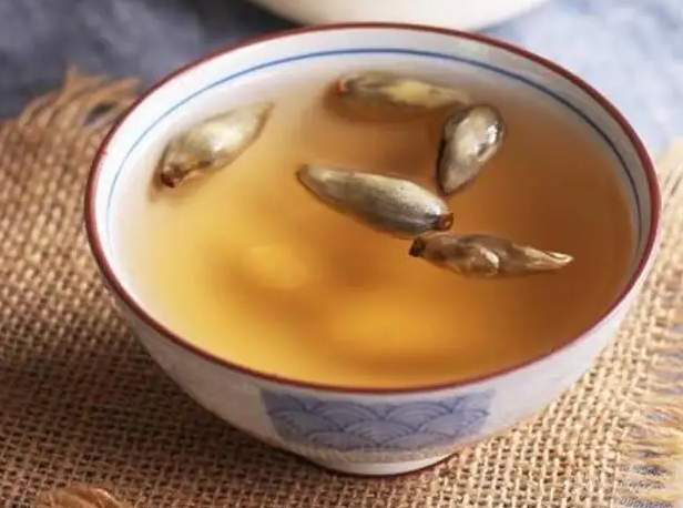 辛夷花泡水喝的功效 辛夷花泡水放几个