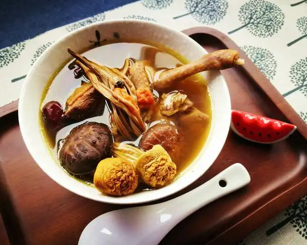 姬松茸鸡汤功效与作用 姬松茸炖鸡怎么做