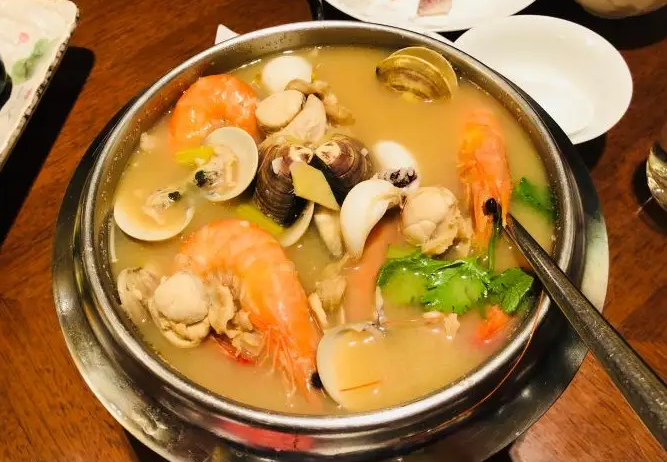 海鲜汤有哪些营养价值 海鲜汤的宜忌人群