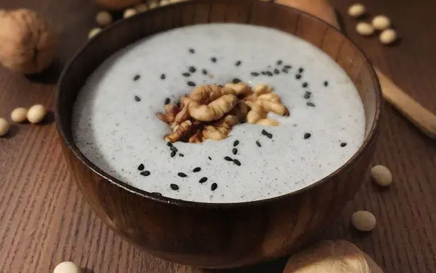 核桃黑豆浆的功效与作用 黑豆浆什么时候喝最好
