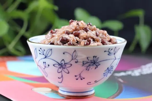 红豆能和糯米一起煮吗 糯米和红豆一起吃有什么功效